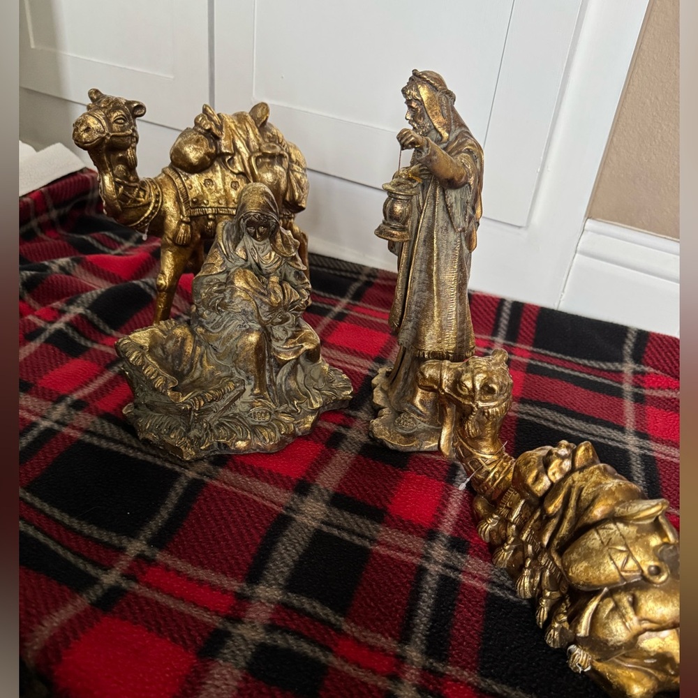 Christmas Gold Nativity Figurines‎ Set of 4 pieces